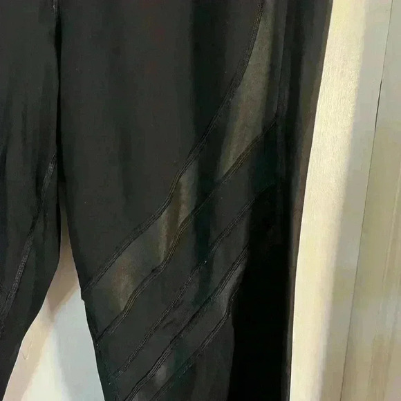 Lane Bryant plus-size leggings size 16 with cool cutouts high-rise tummy control - Picture 4 of 8